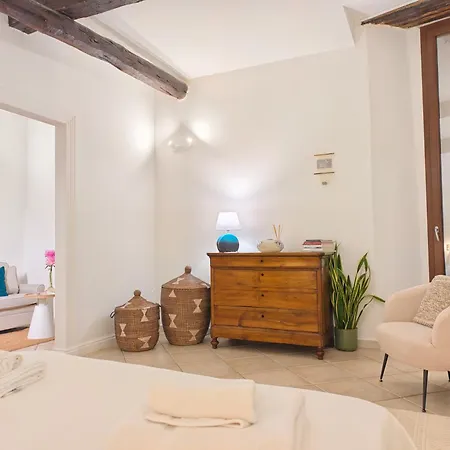 Apartment Piccola Dimora In Palazzo Cadello Rossi Cagliari