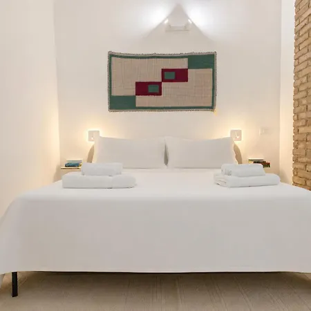 Piccola Dimora In Palazzo Cadello Rossi 아파트 칼리아리